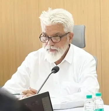 Maharashtra Minister Confirms Continuation of SSC Board Amid CBSE Implementation