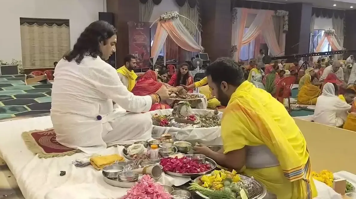 क्या देवकीनंदन ठाकुर के सान्निध्य में 21 लाख पार्थिव शिवलिंग का निर्माण संभव है?