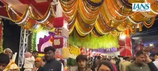 Devotees Gather at Temples Nationwide to Kick off Navratri Celebrations