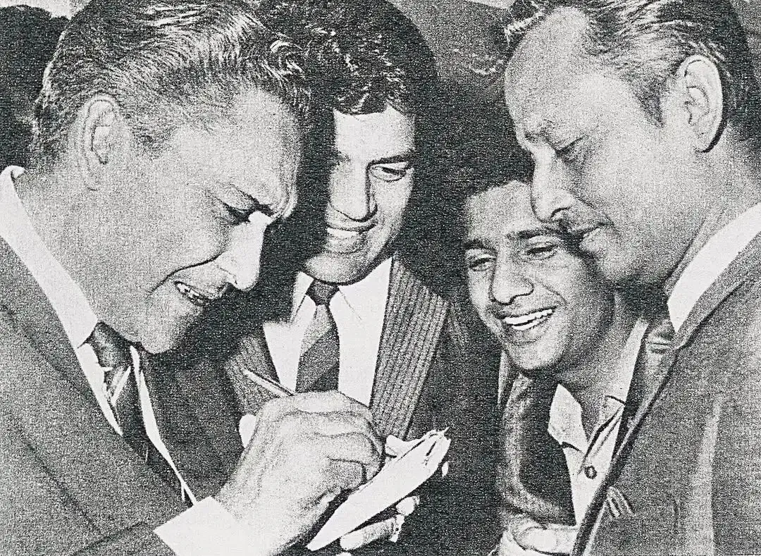 Did Dharmendra Just Share a Throwback Fanboy Moment with Ashok Kumar?