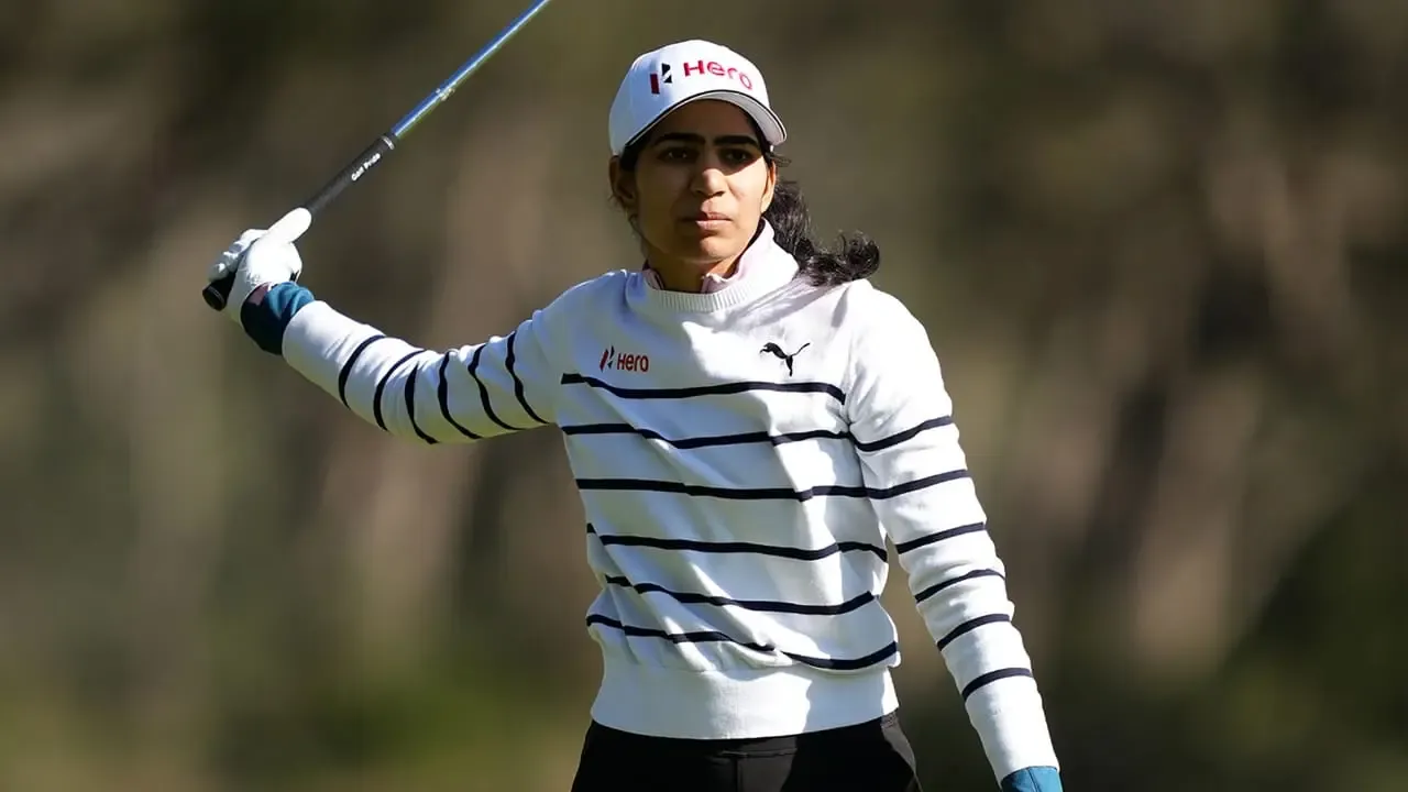 Diksha Drops to Tied-14th as Rookie Avani Advances on Pro Debut