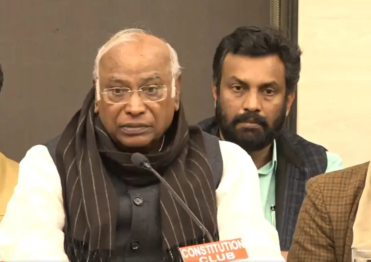 Chairman as the Main Disruptor: Congress and INDIA Bloc Criticize No-Trust Motion Against Vice-President