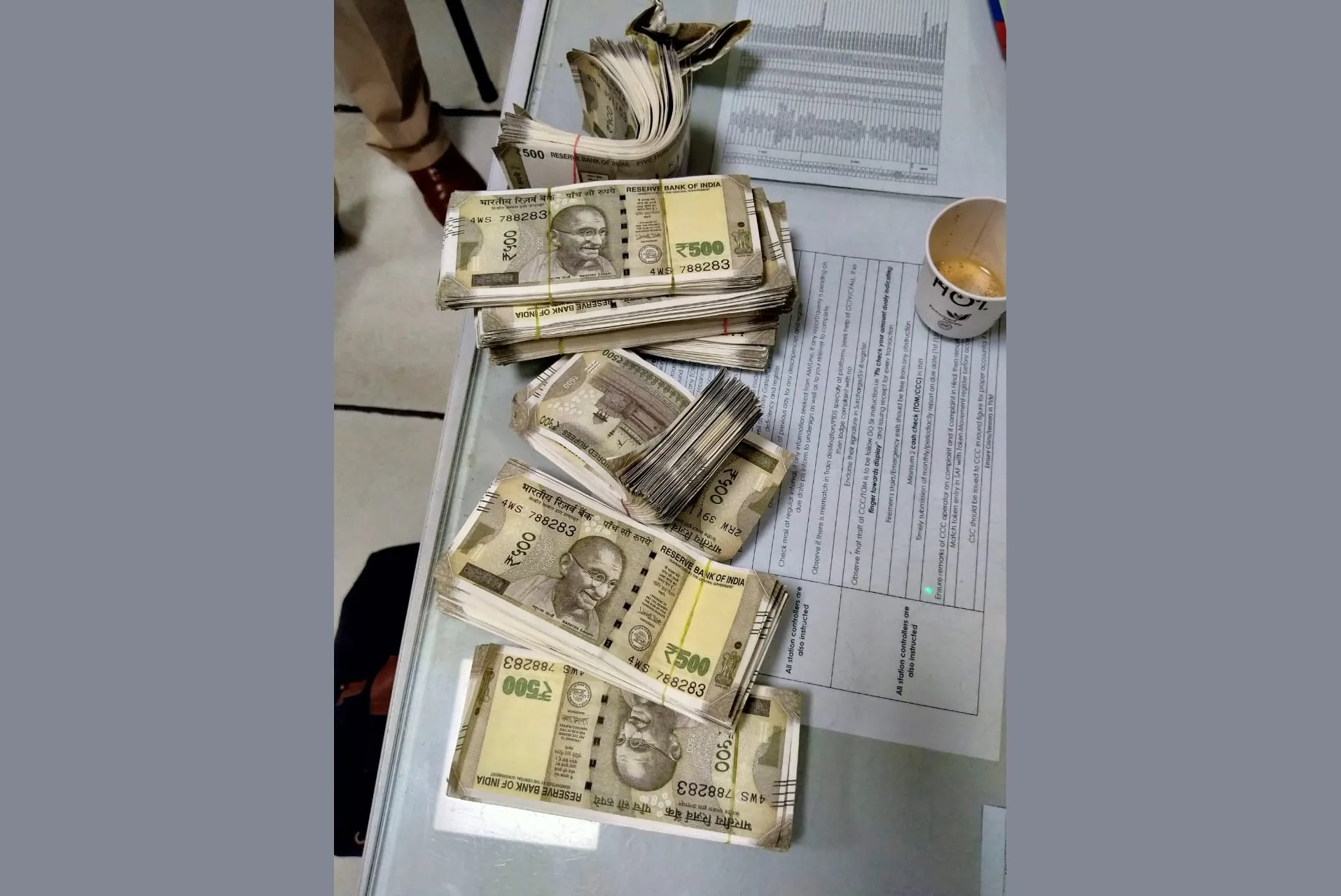 What led to DRI’s seizure of Rs 32 lakh from train passengers?