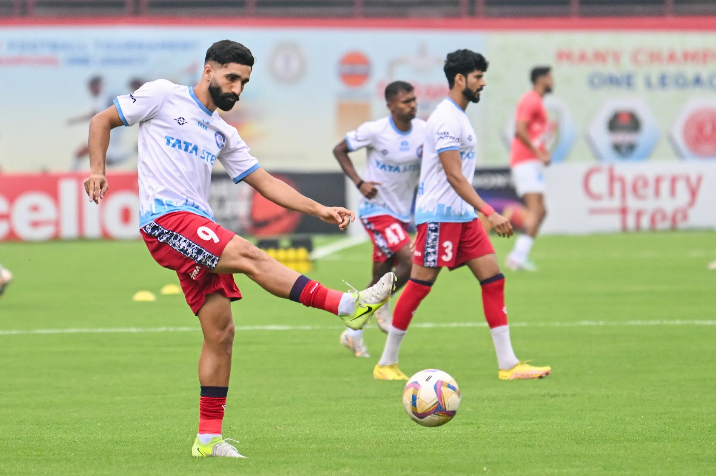 Can Jamshedpur FC Overcome Diamond Harbour for a Semifinal Spot?