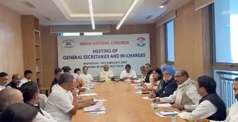 Kharge Emphasizes Accountability at Congress Meeting