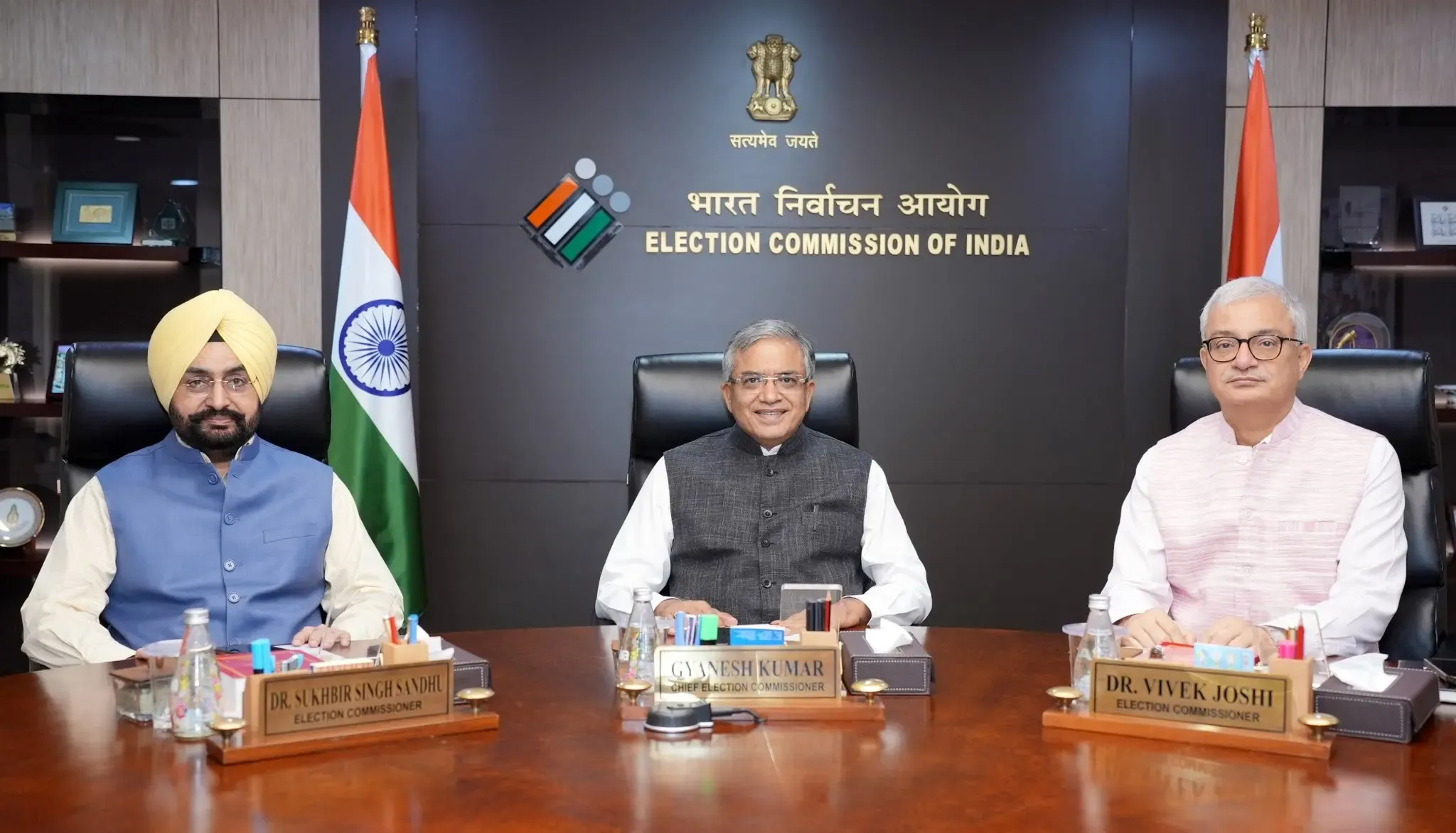 क्या ईसीआई ने एनसीपी प्रतिनिधिमंडल के साथ बैठक में बृजमोहन श्रीवास्तव के सुझावों पर चर्चा की?
