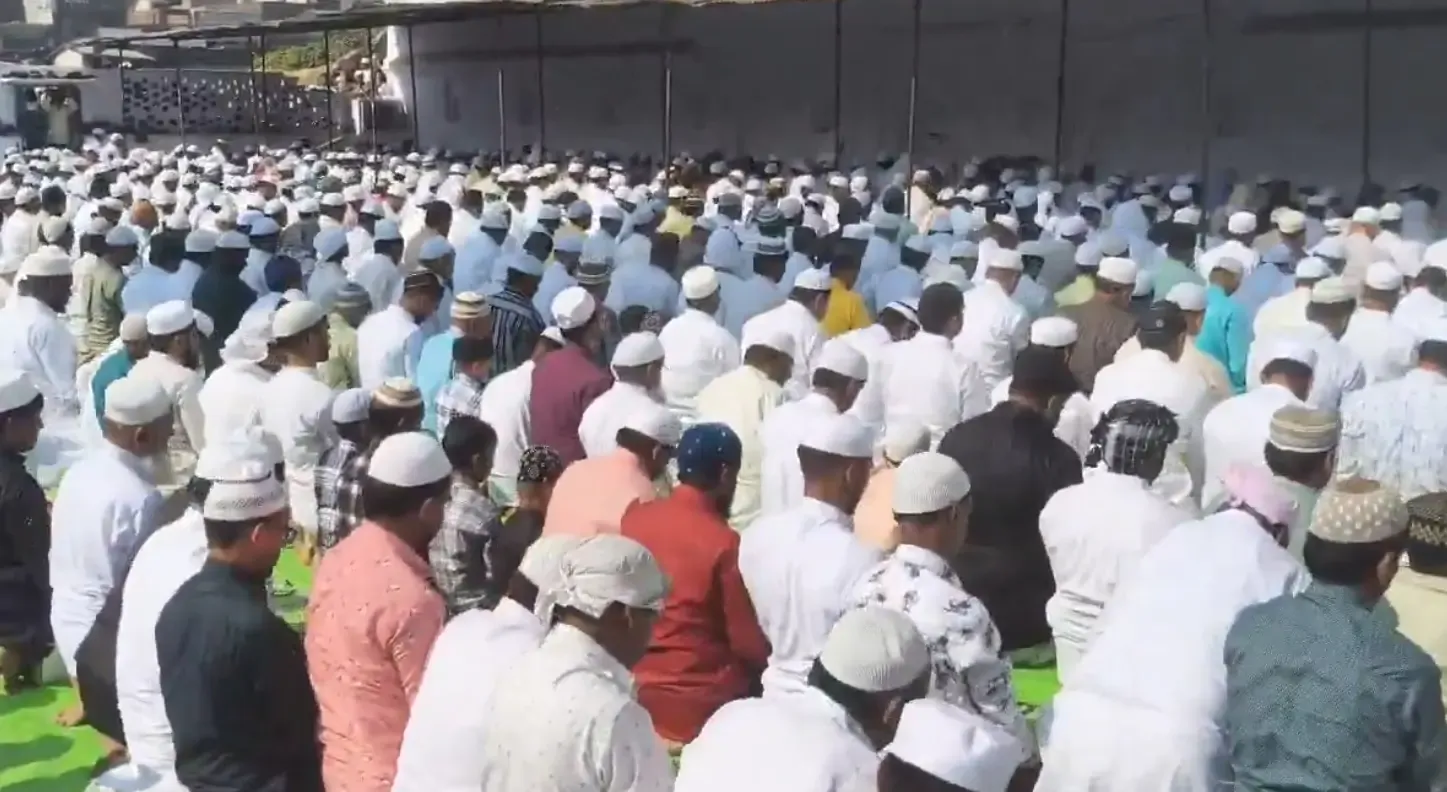 Eid Celebrations in J&K: Peaceful Gatherings at Mosques
