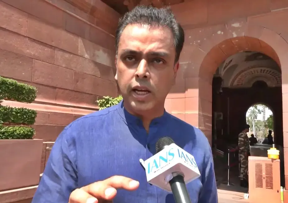 Classist Elitists Used as Distraction by Political Elites: Shiv Sena MP on Kunal Kamra Incident