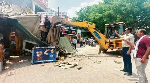 Encroachments Along Gurugram Roads to Be Removed in 10 Days