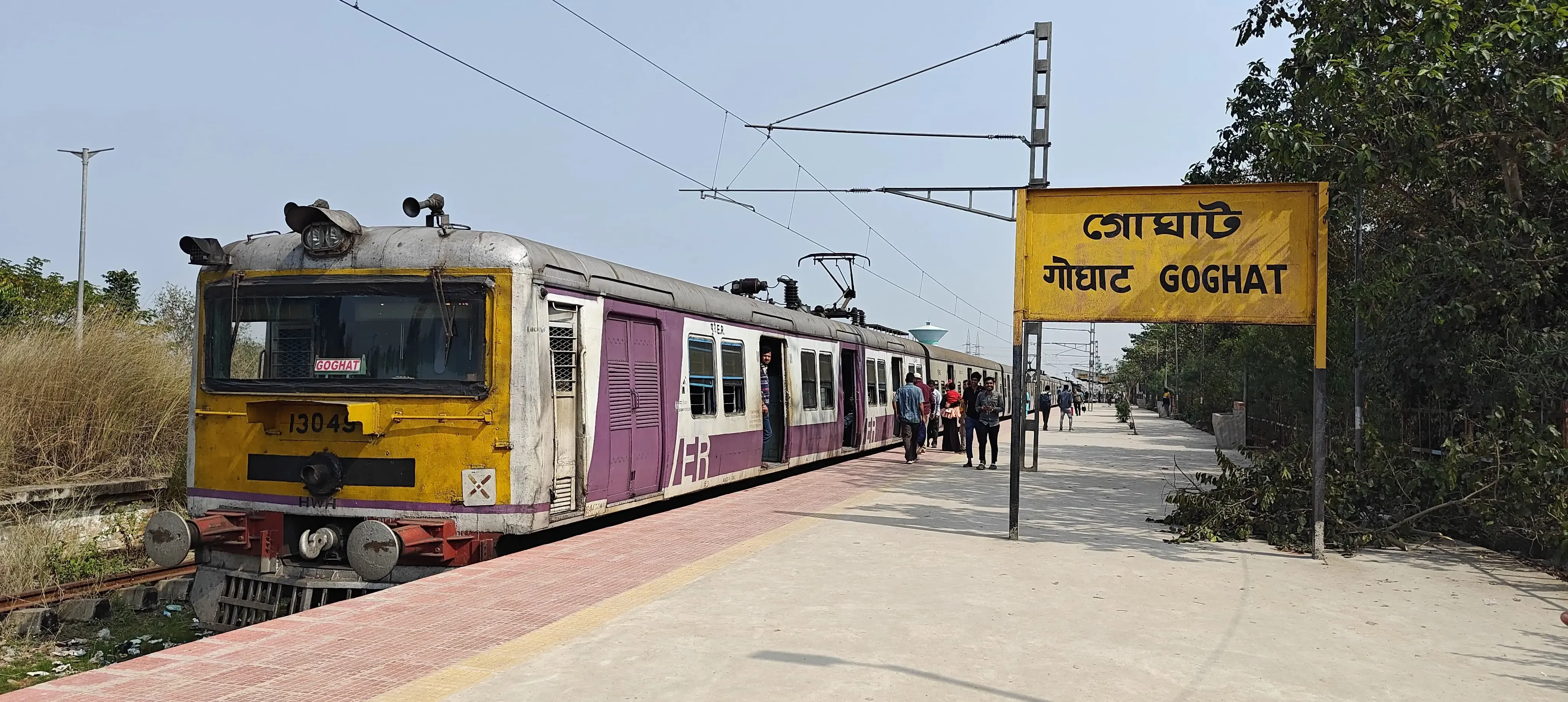Eastern Railway Implements Special Measures for Maha Kumbh Mela, Offers 17,000 Berths
