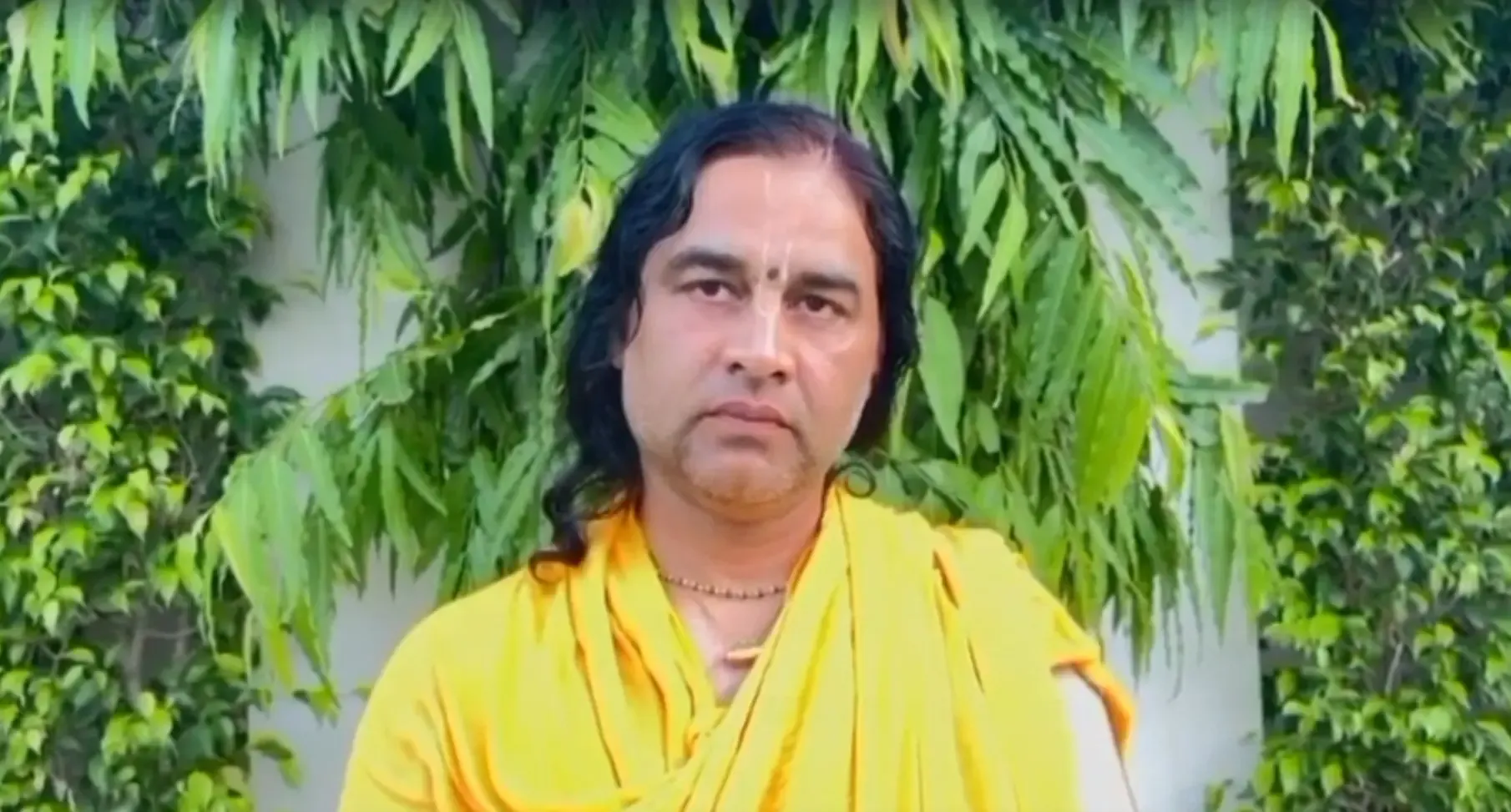 क्या इटावा कथावाचक विवाद पर देवकीनंदन ठाकुर का बयान उचित है?