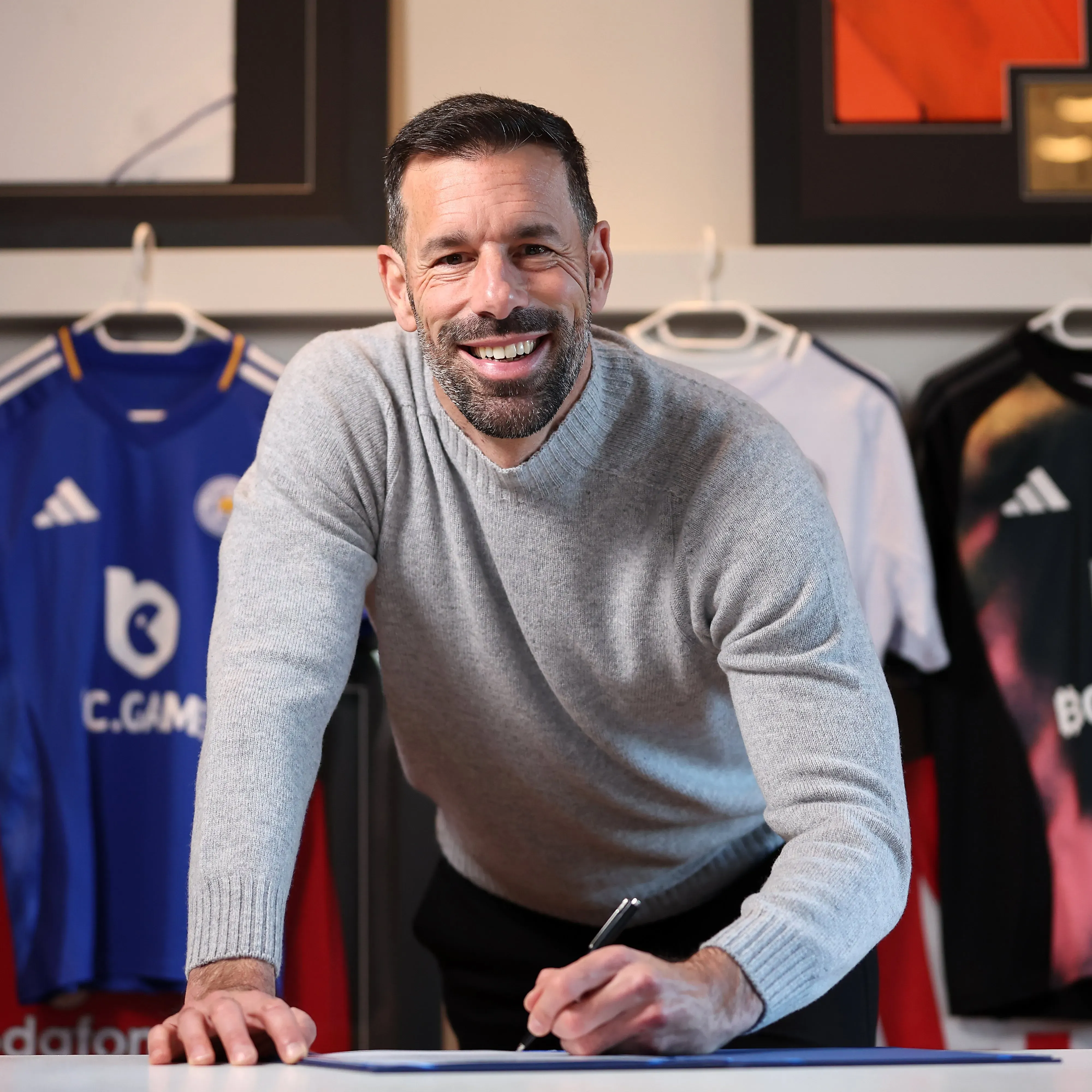 Thrilled to Contribute My All: Nistelrooy Discusses His New Role as Leicester City's Manager