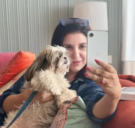 Farah Khan Spotted with Her 'Only Posing Child'