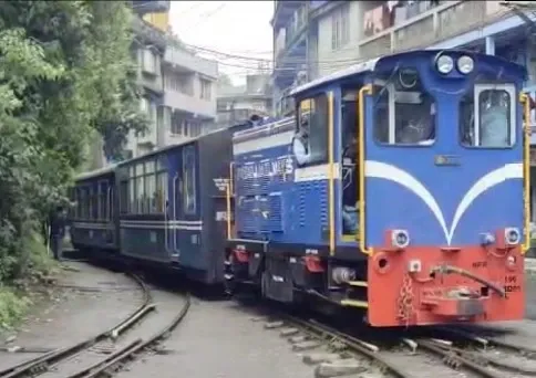 Was the final trial run of the NDM-6 Diesel-Hydraulic Loco for Darjeeling Himalayan Railway a success?