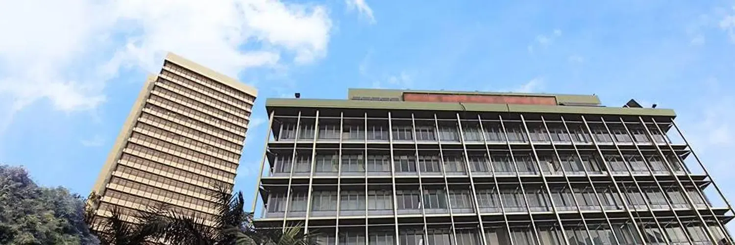 Is Bangladesh Facing a Financial Crisis as Banks Halt New Currency Circulation?