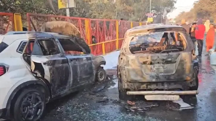 Fire Erupts in Two Parked Vehicles at Maha Kumbh in Prayagraj