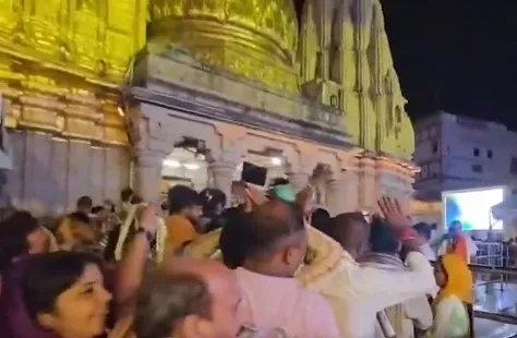 What Happened on the First Day of Sawan? Devotees Gather in Kashi and Haridwar