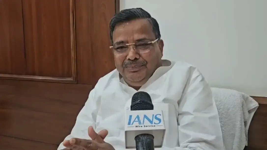 First they light fire, then extinguish it: BJP's Jaiveer Singh slams CM Banerjee over meeting with Muslims on Waqf Act 