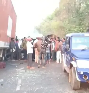 Five Lives Lost in UP Following Truck-Car Collision, CM Yogi Offers Condolences