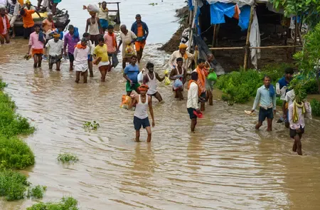 How is the Flood Situation Affecting Bihar's Muzaffarpur and Saran?