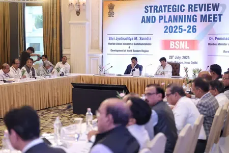 How is Minister Scindia Enhancing Customer Experience and Revenue at BSNL?