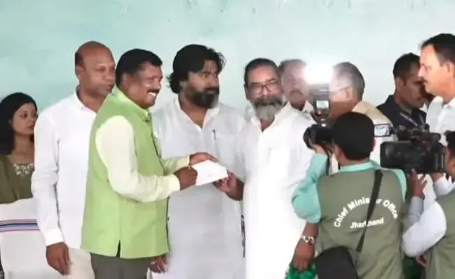 Tala Marandi Leaves BJP, Joins Jharkhand Mukti Morcha