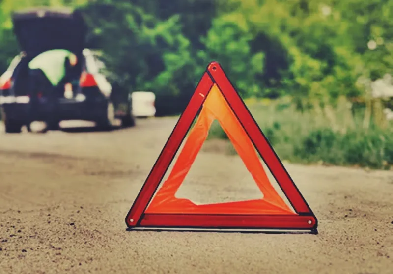 Four Lives Lost in E-Rickshaw Collision with Stationary Tractor in Bihar