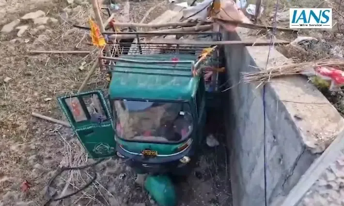 Four Lives Lost in Truck-Auto-Rickshaw Collision in Bihar's Bhojpur