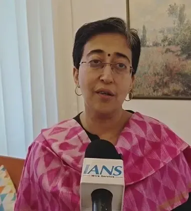 Atishi Criticizes BJP for Delays in Mahila Samridhi Yojana Execution