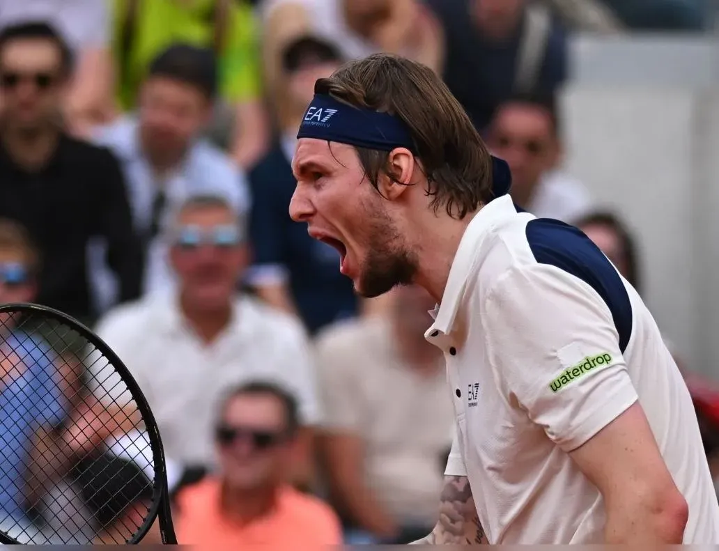 Can Alexander Bublik's Comeback Stun Alex De Minaur and Rocha Upset Mensik?