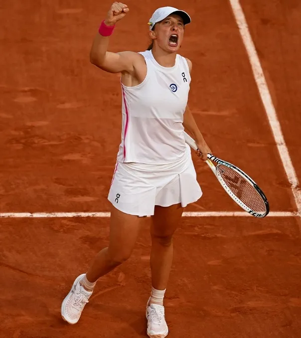 Can Swiatek Continue Her Winning Streak Against Sabalenka?