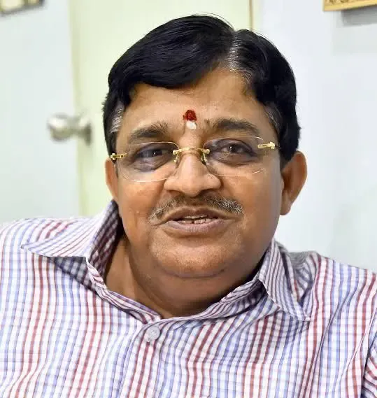 What Defines the Political Journey of V Maitreyan?