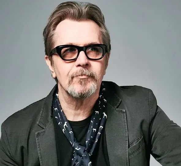Did Gary Oldman Apologize to Demi Moore for His Reckless Behavior on Set?