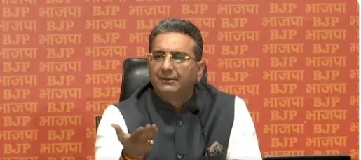 Did Gaurav Bhatia Accuse LoP Gandhi of Threatening Constitutional Bodies?
