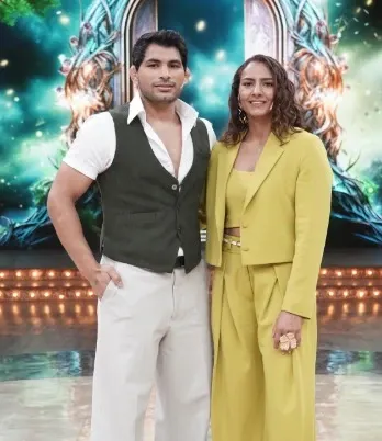 Why does Geeta Phogat emphasize silent communication in relationships?