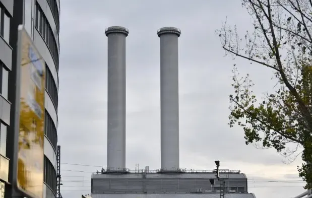 Germany's Industrial Recovery Faces Challenges Amid Order Decrease