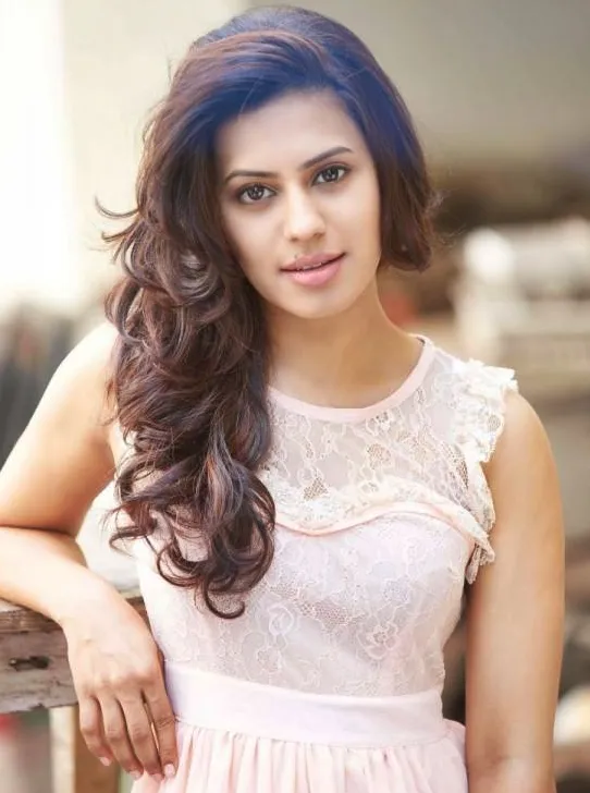 Gold Smuggling Incident: Karnataka Government to Investigate Land Allocation to Actress Ranya Rao During BJP Rule