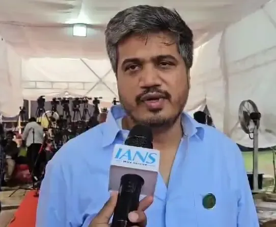 Rohit Pawar Critiques Fadnavis, Draws Aurangzeb Parallels