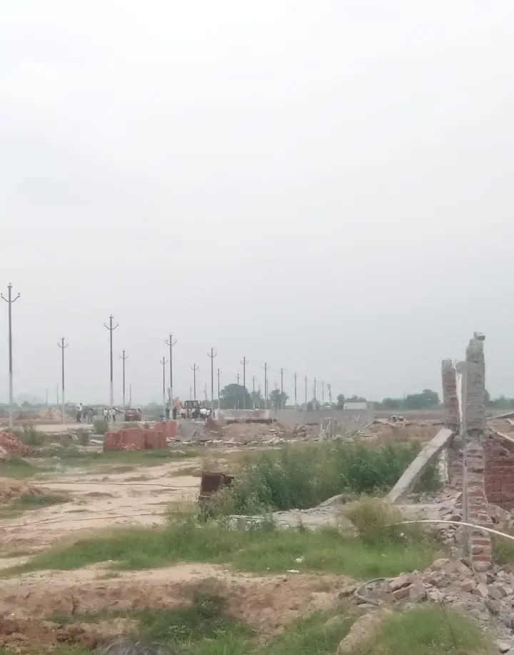 क्या ग्रेटर नोएडा में अतिक्रमण पर चला बुलडोजर? 100 करोड़ की जमीन मुक्त!