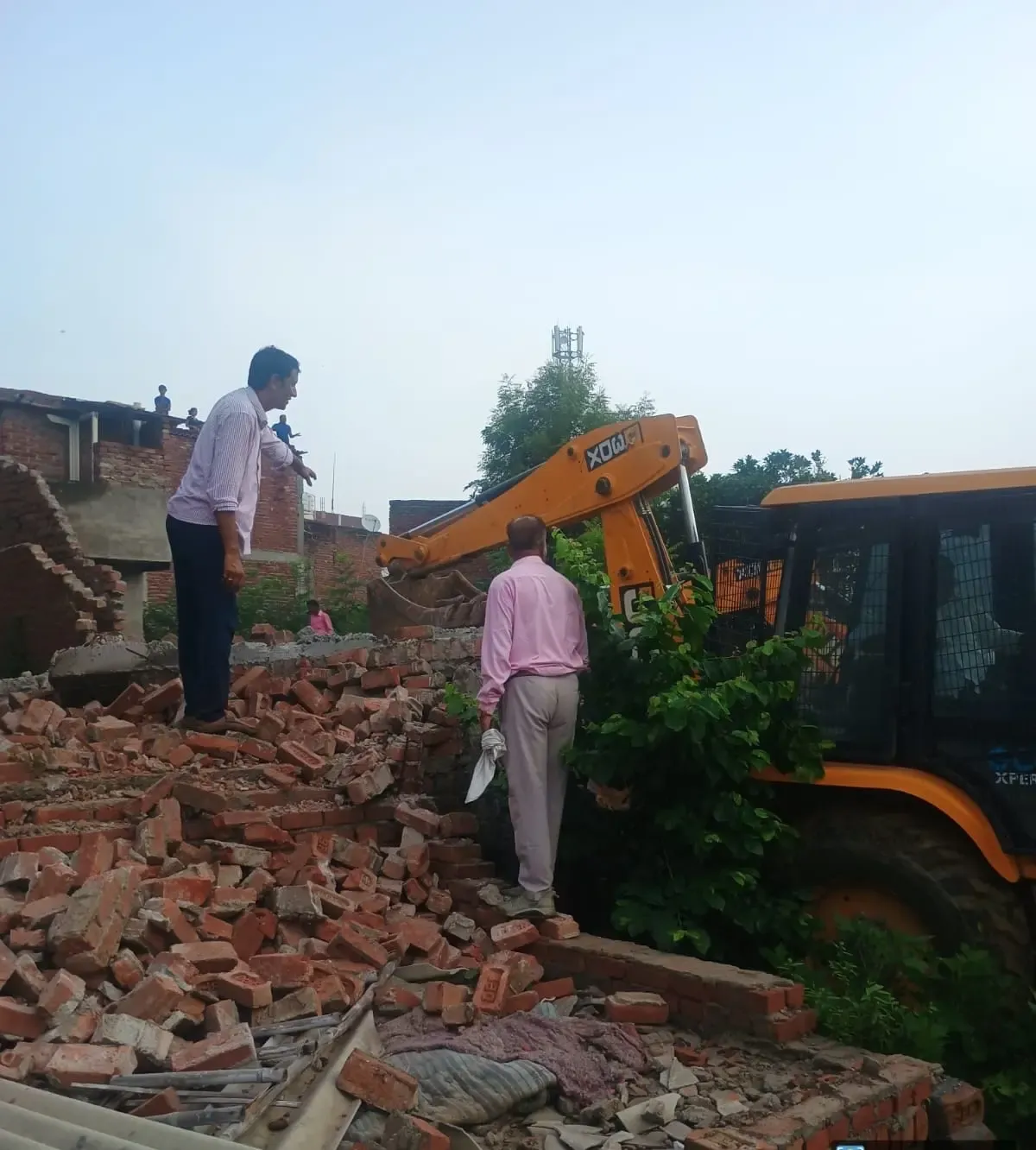 क्या ग्रेटर नोएडा के हैबतपुर के डूब क्षेत्र में प्राधिकरण का बुलडोजर चला?