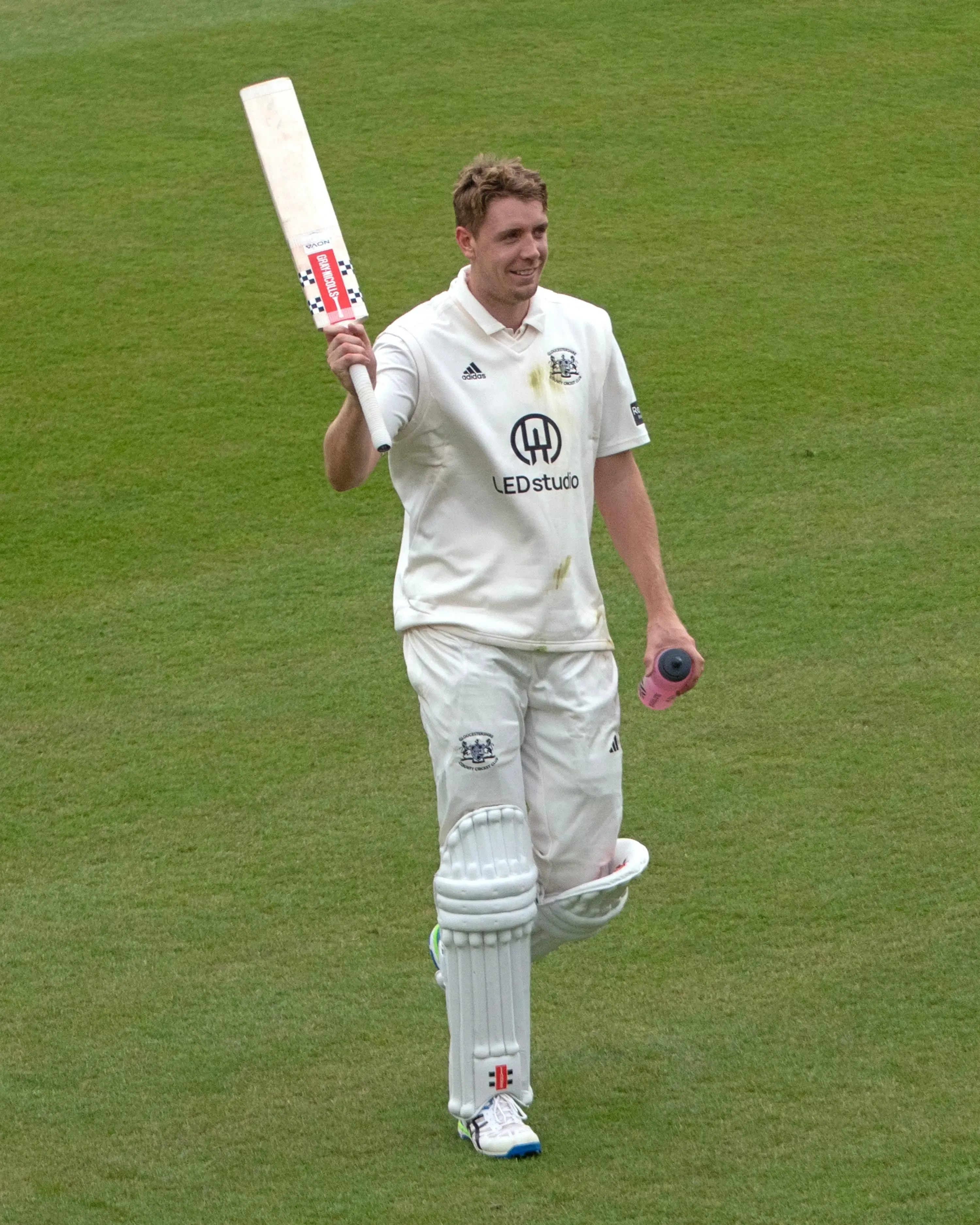 Cameron Green Receives Accolades from County Coach Following Significant Century for Gloucestershire