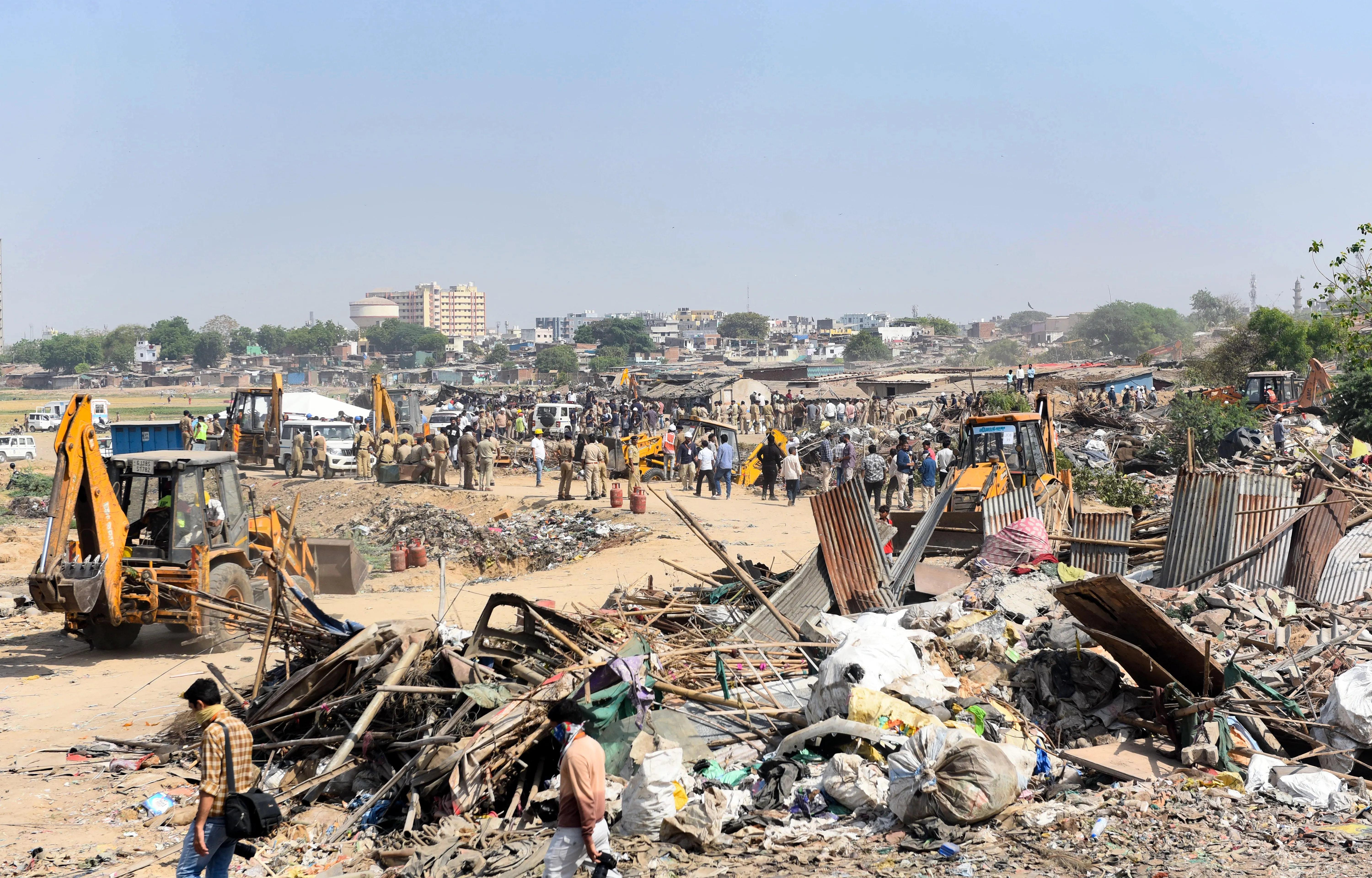 Will the AMC Successfully Clear Illegal Settlements Around Chandola Lake?