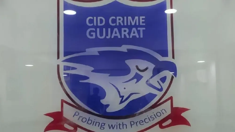 Gujarat CID Collaborates with DRI to Seize Leopard Skins and Claws