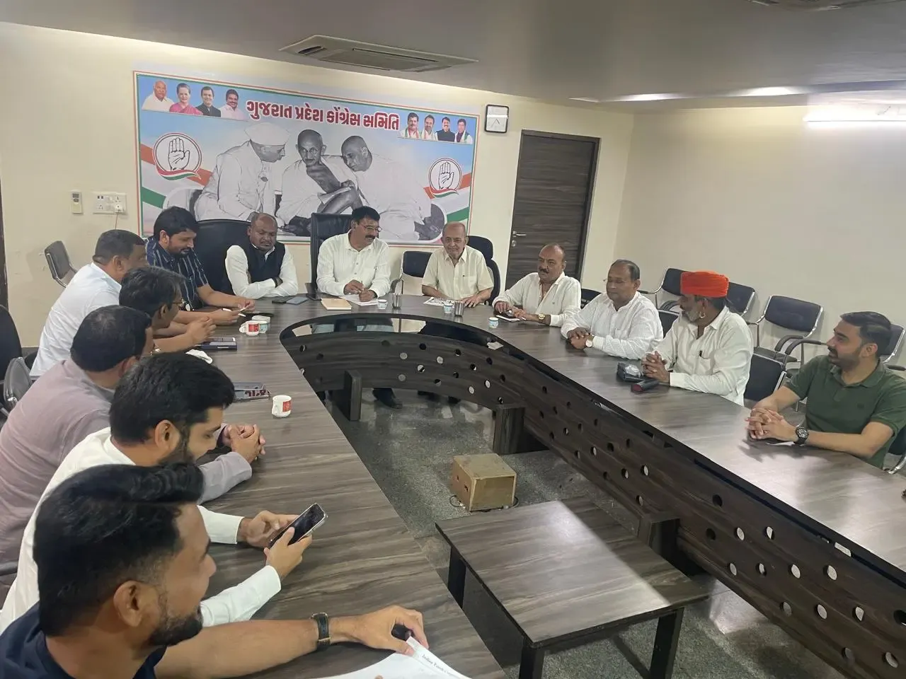 Gujarat Congress Leaders Set to Confer with High Command in Delhi Amid Party Overhaul