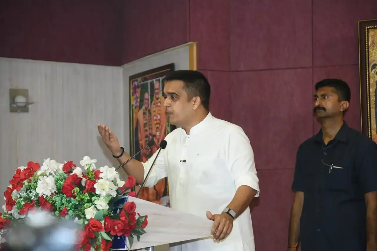 What Did Gujarat Minister Hear from Citizens at Rajkot Lok Darbar?