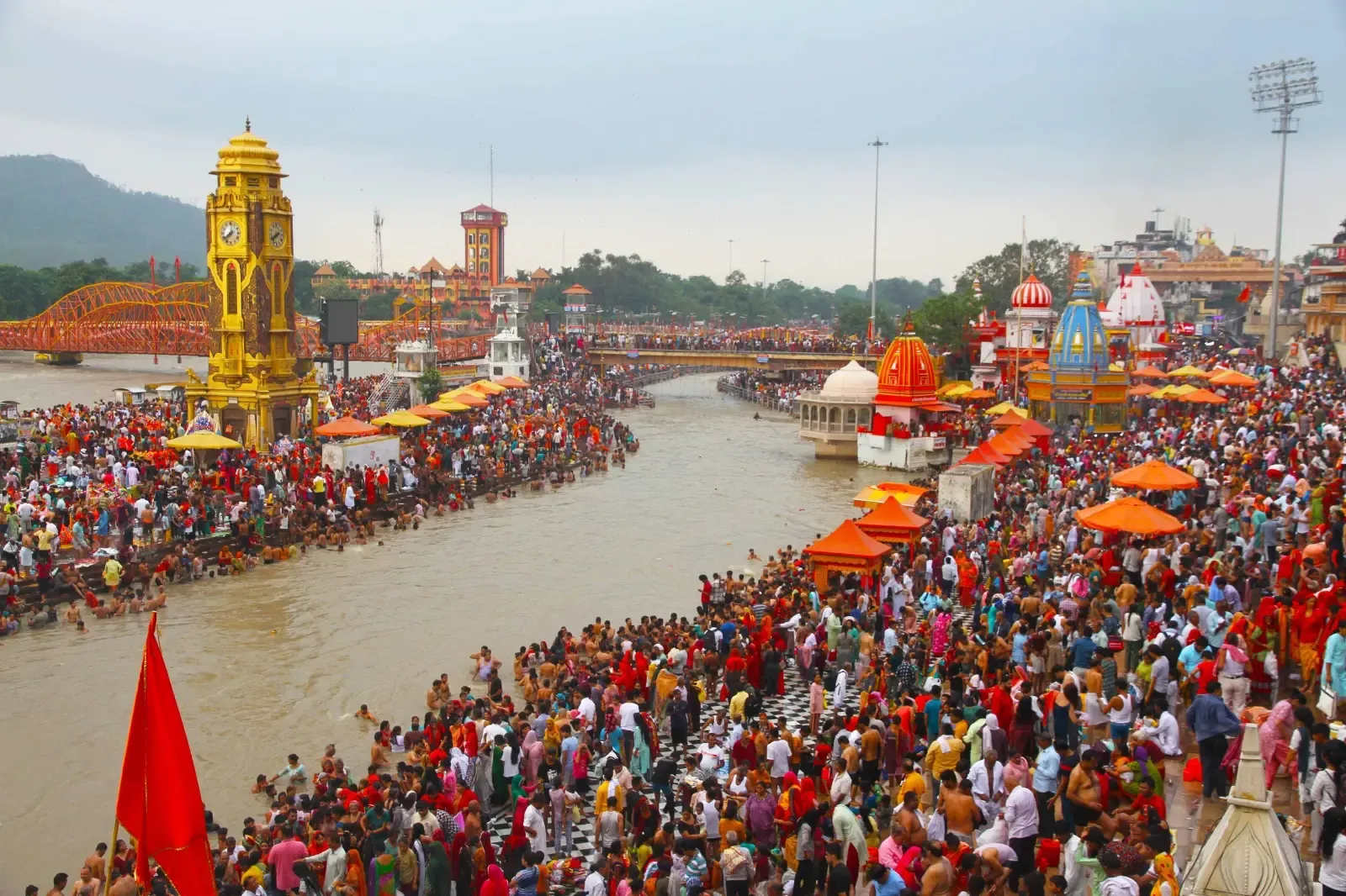 क्या गुरु पूर्णिमा का महापर्व गुरुवार के दिन अज्ञानता से ज्ञान की ओर ले जाने वाले गुरुओं को नमन करता है?