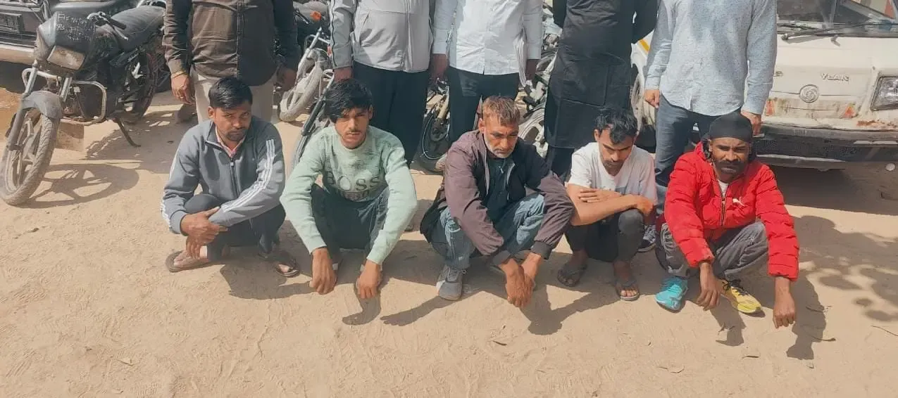 Gurugram: Five Arrested for Theft and Illegal Weapons