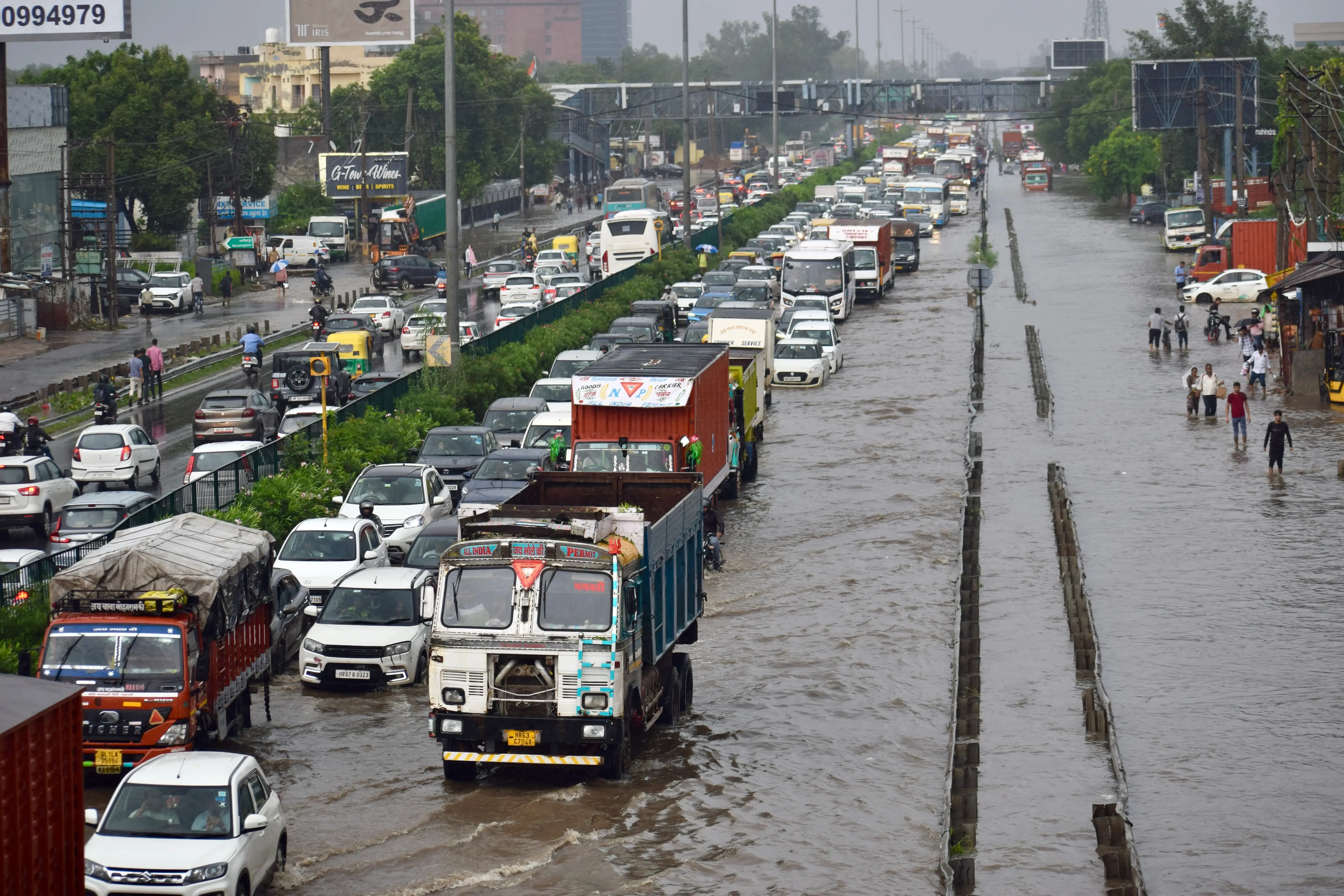 क्या गुरुग्राम में भारी बारिश के बाद जलभराव की समस्या गंभीर है?