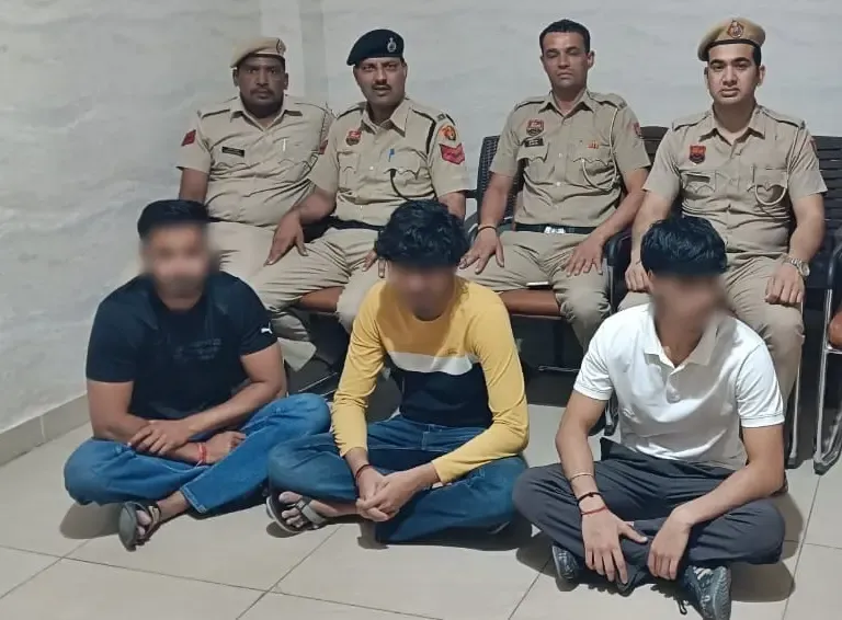 Gurugram: Trio Arrested for Reckless Car Stunts, Vehicles Confiscated