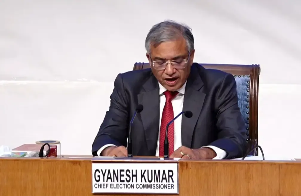 क्या हमारे लिए न कोई पक्ष, न विपक्ष, सब समकक्ष हैं? 'वोट चोरी' के आरोप पर चुनाव आयोग का बयान